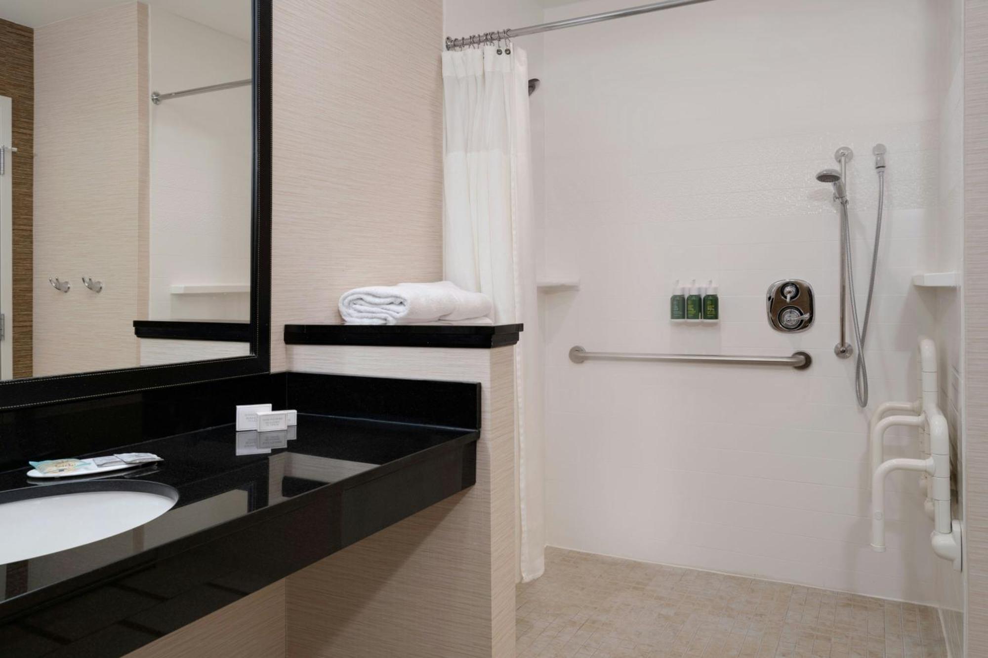 Hotel Fairfield & By Marriott